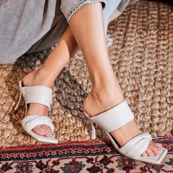 New Free People Alohas Natasha Puffy Mule Heels Sandals White US 6.5 / EUR 37 - Picture 12 of 14